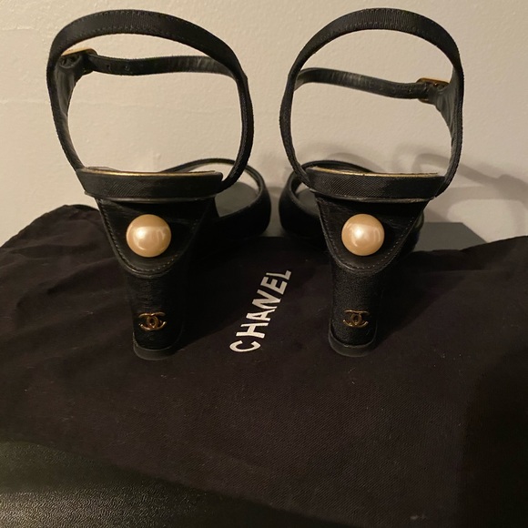 Shoes - Picture 5 of 11